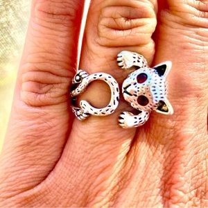 Sterling silver cat ring with red stone eyes